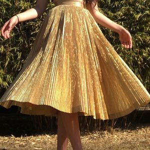 ✨VINTAGE 1950 GOLD LAMÉ SKIRT